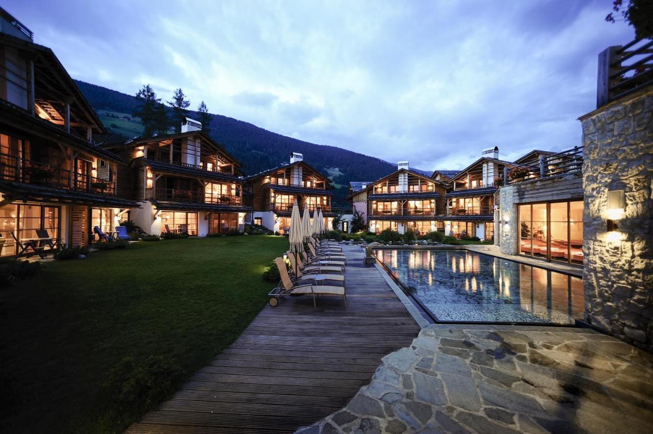Post Alpina - Family Mountain Chalets San Candido Eksteriør billede