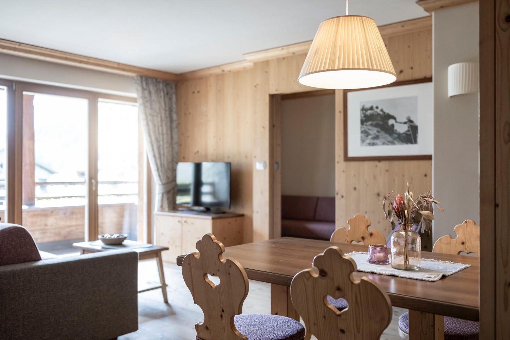 Post Alpina - Family Mountain Chalets San Candido Eksteriør billede