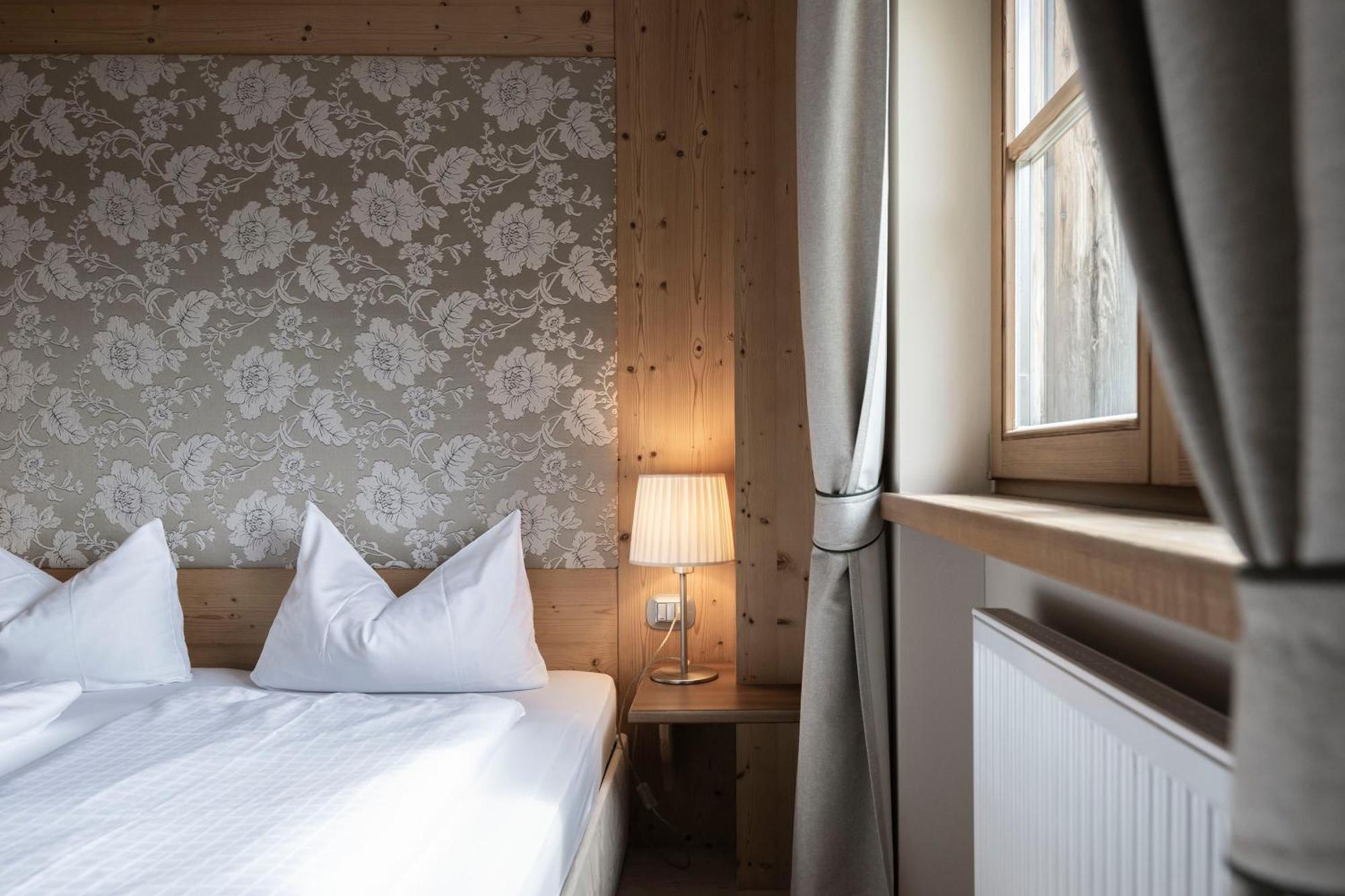Post Alpina - Family Mountain Chalets San Candido Eksteriør billede