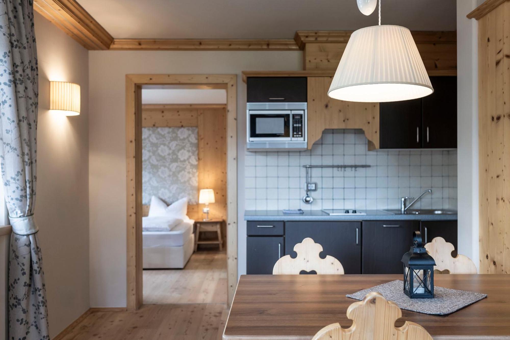 Post Alpina - Family Mountain Chalets San Candido Værelse billede