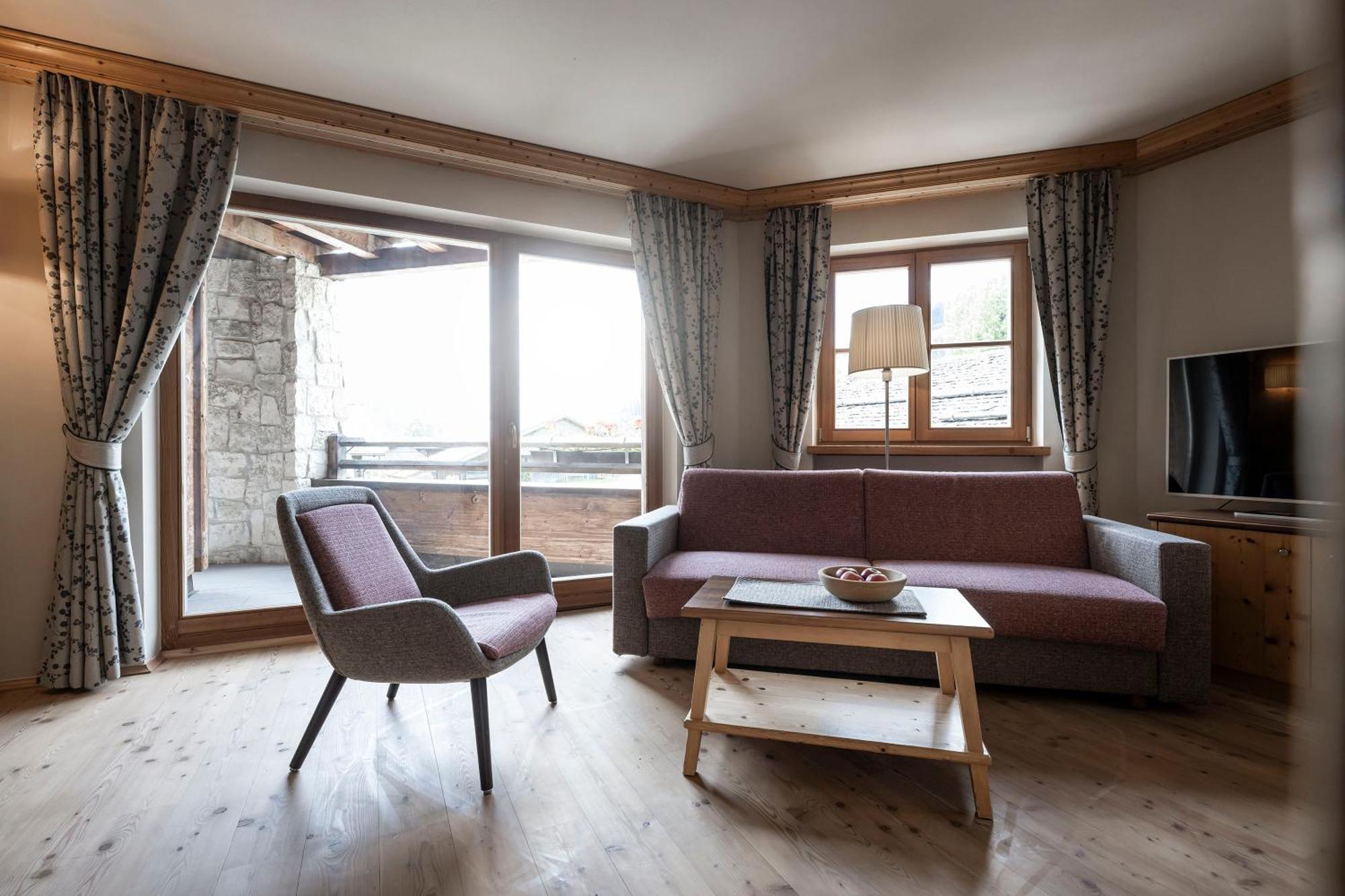 Post Alpina - Family Mountain Chalets San Candido Værelse billede