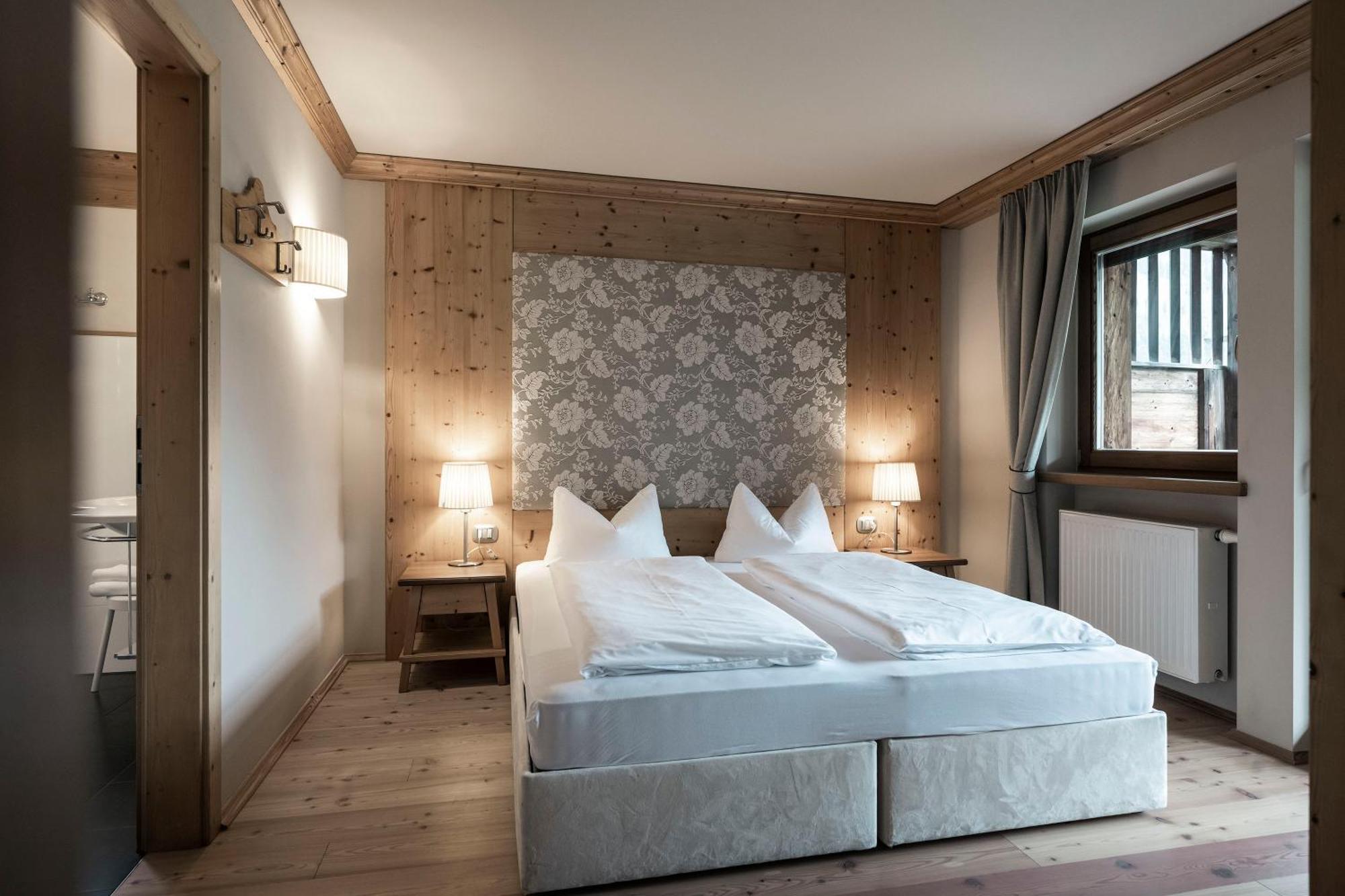 Post Alpina - Family Mountain Chalets San Candido Eksteriør billede