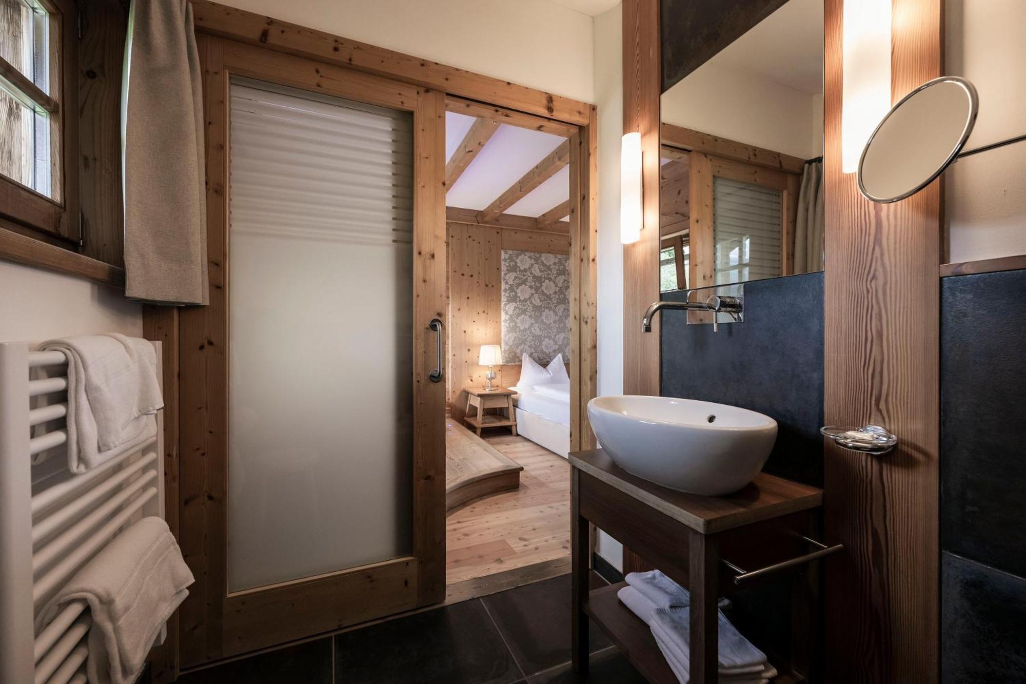 Post Alpina - Family Mountain Chalets San Candido Eksteriør billede