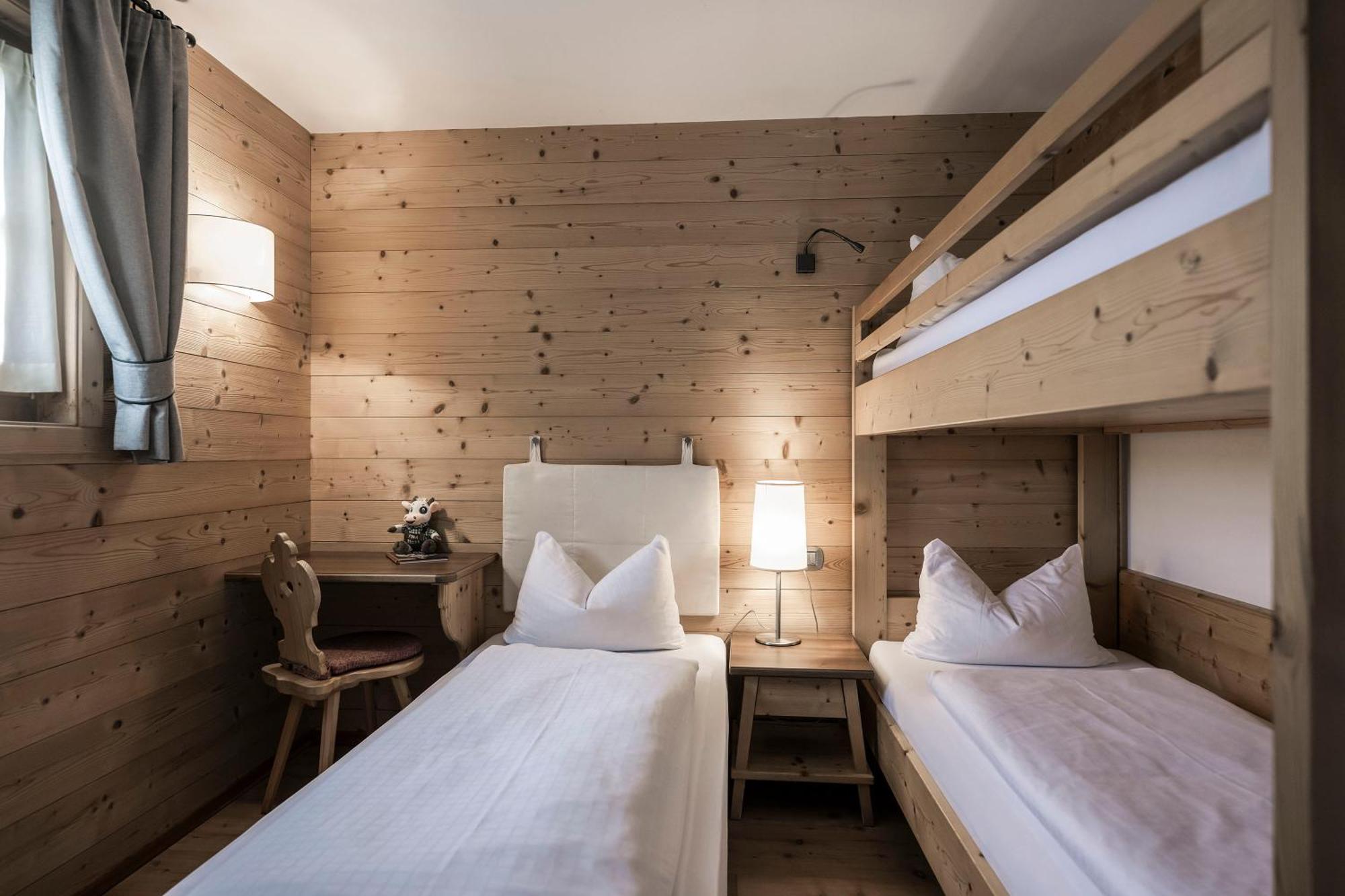 Post Alpina - Family Mountain Chalets San Candido Eksteriør billede