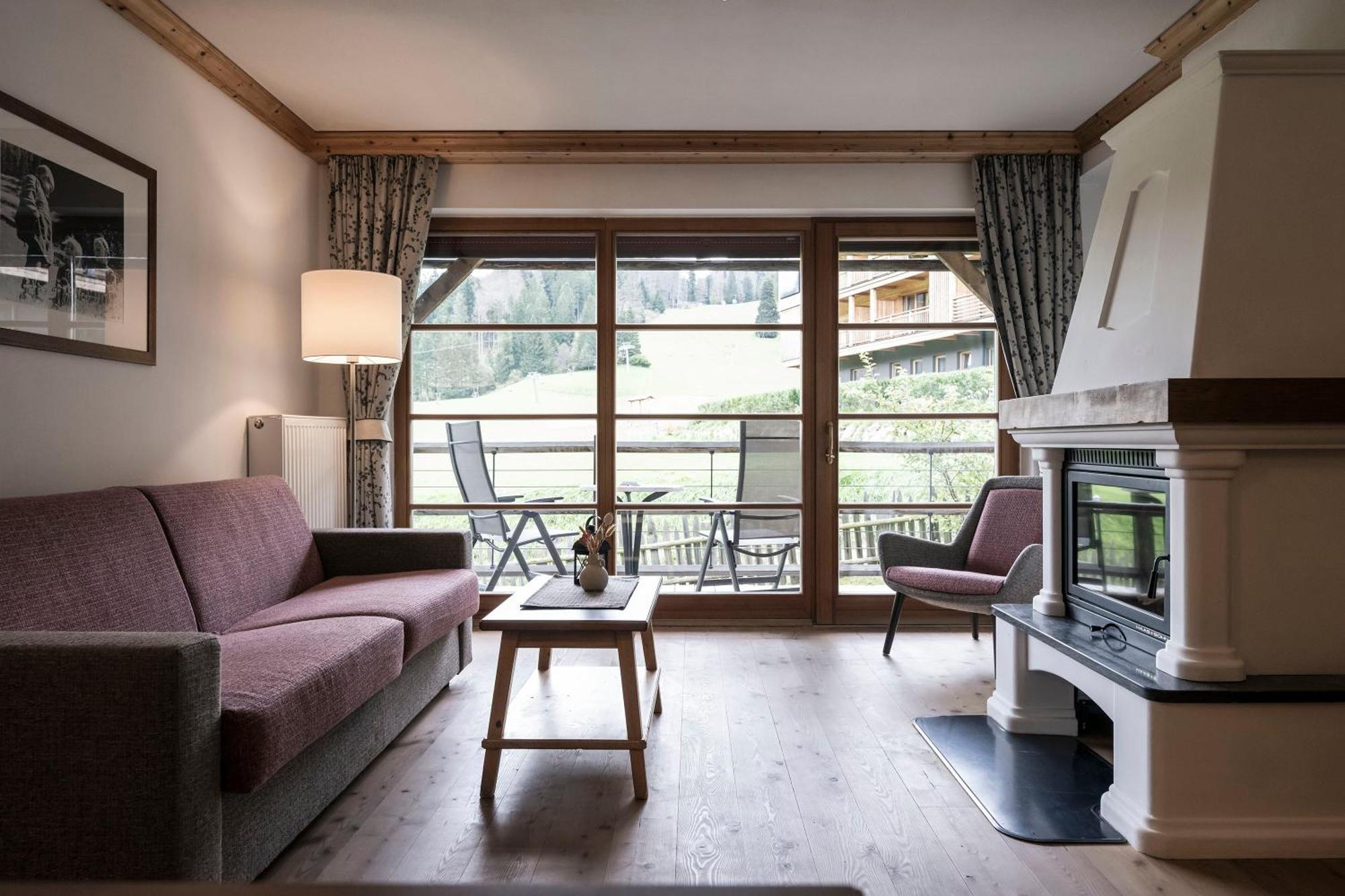 Post Alpina - Family Mountain Chalets San Candido Eksteriør billede