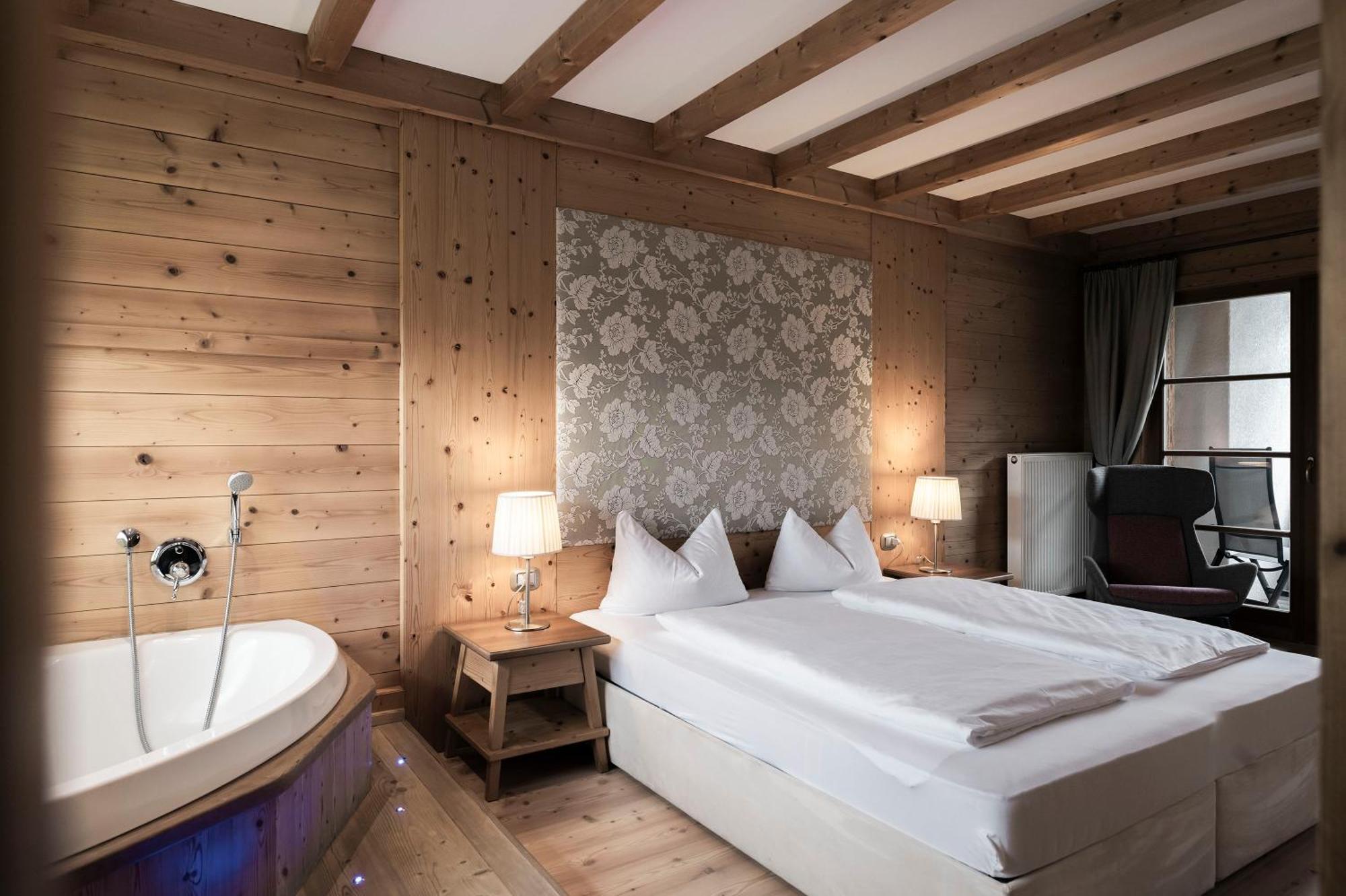 Post Alpina - Family Mountain Chalets San Candido Eksteriør billede