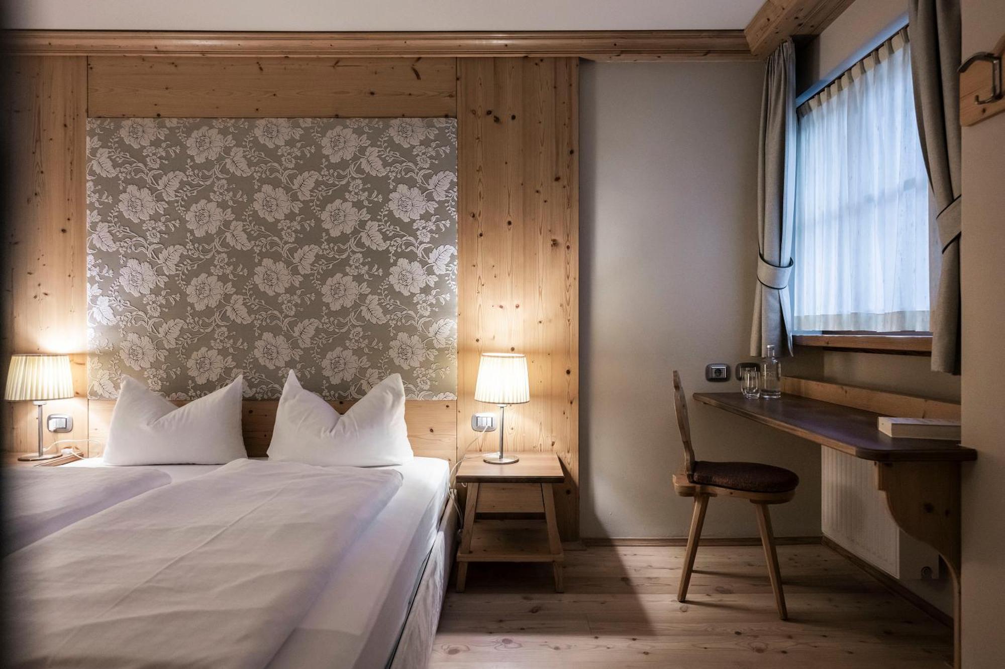 Post Alpina - Family Mountain Chalets San Candido Eksteriør billede