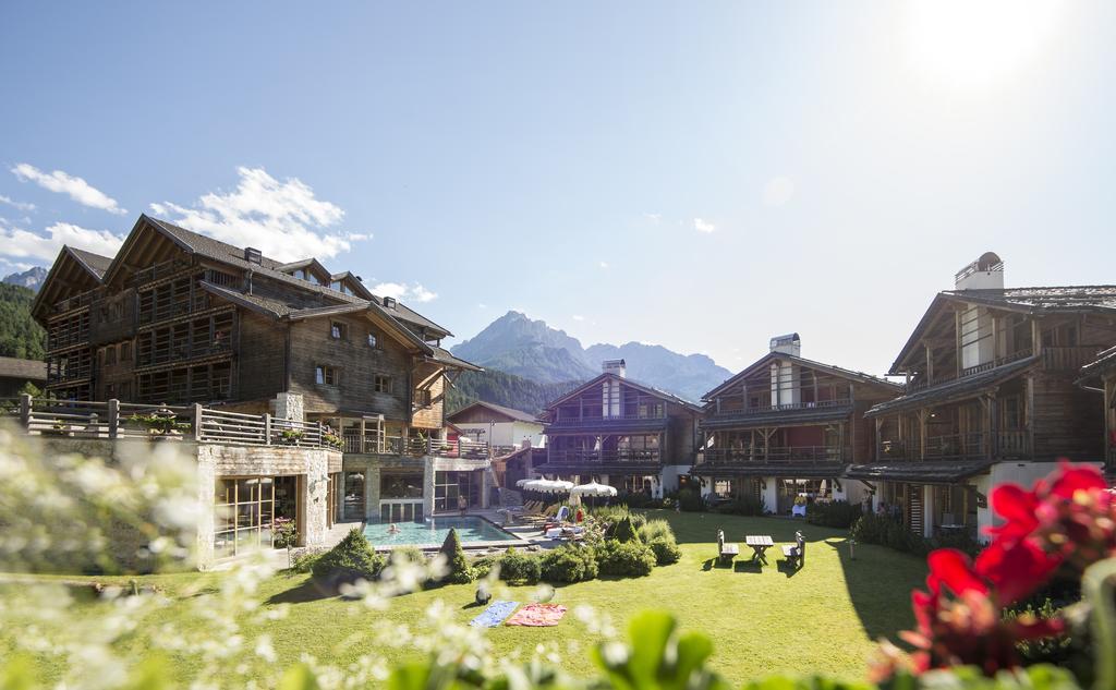 Post Alpina - Family Mountain Chalets San Candido Eksteriør billede